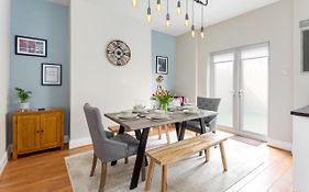Watford House - Air Host & Stay - 3 Bedroom Period House